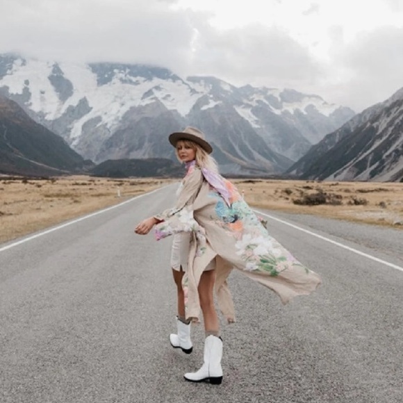 Beautiful boho nude or blue Peacock kimono - Picture 2 of 10